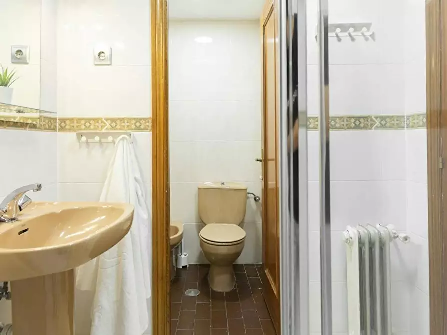 Immagine 10 di Camera in affitto  in Calle José Silva a Madrid