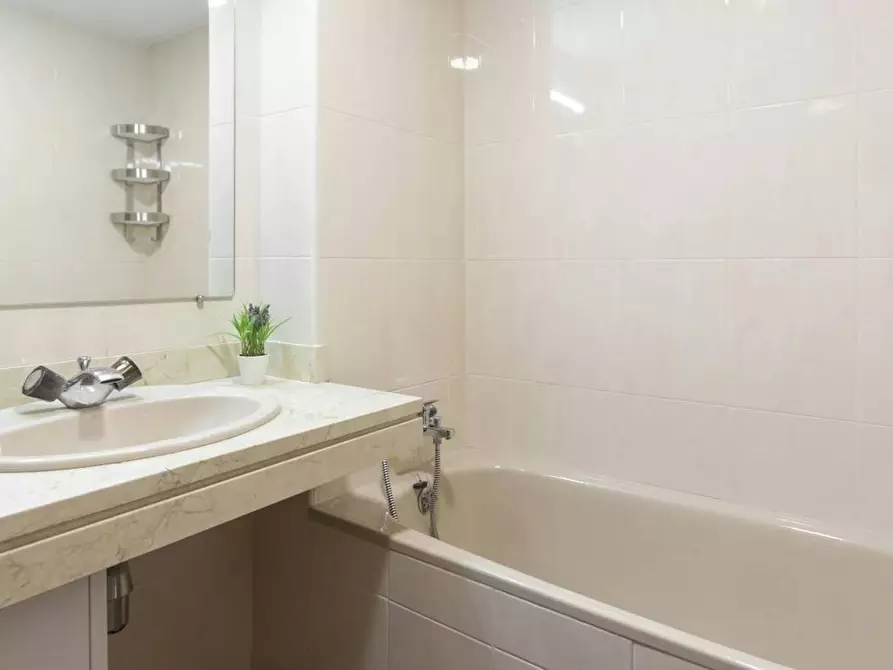 Immagine 8 di Camera in affitto  in Calle José Silva a Madrid