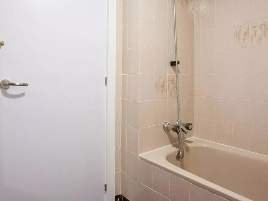 Immagine 10 di Camera in affitto  in Calle José Silva a Madrid