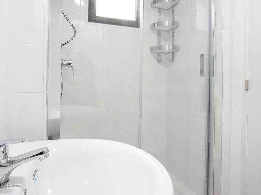 Immagine 4 di Camera in affitto  in Calle José Silva a Madrid