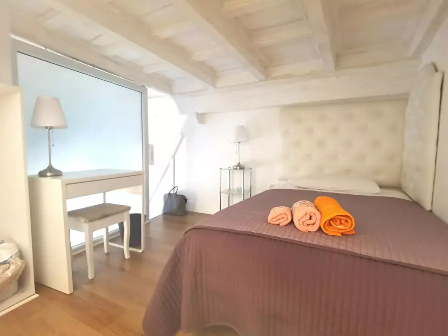 Immagine 2 di Camera condivisa in affitto  in Via dei Serragli a Firenze