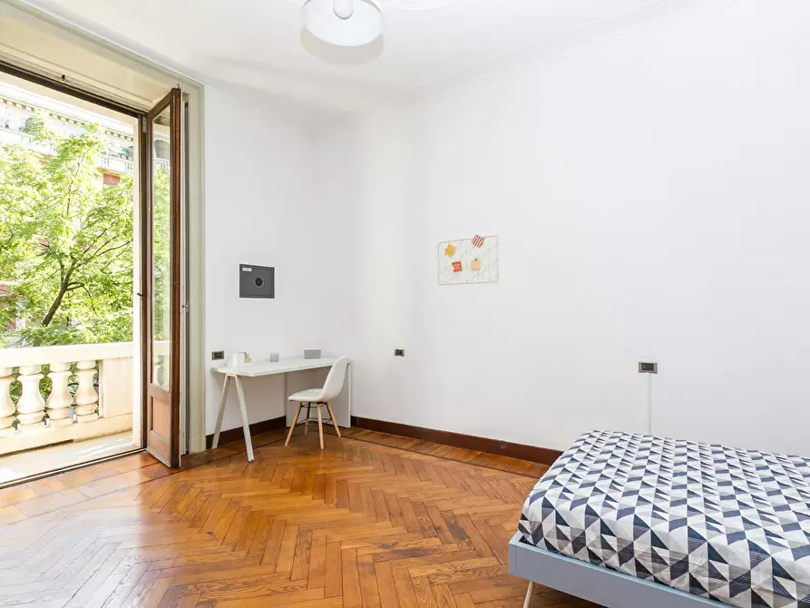 Immagine 6 di Camera in affitto  in Viale Regina Giovanna a Milano