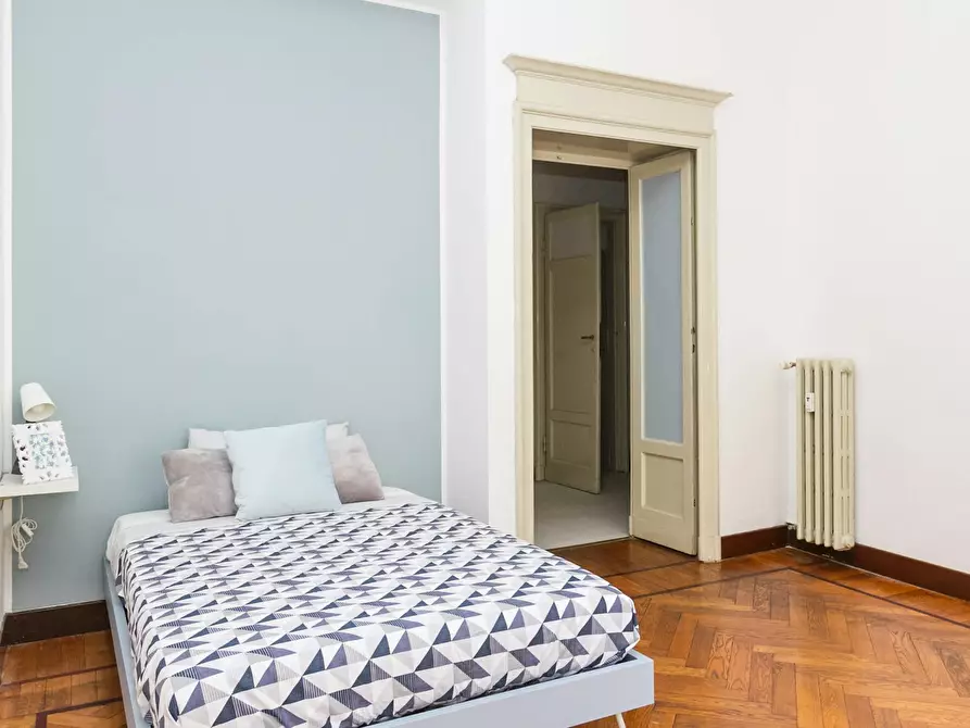 Immagine 5 di Camera in affitto  in Viale Regina Giovanna a Milano