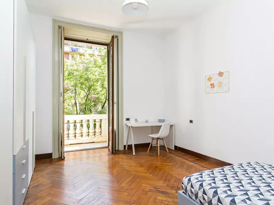 Immagine 2 di Camera in affitto  in Viale Regina Giovanna a Milano