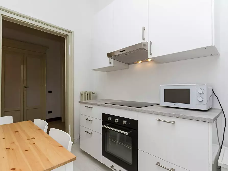 Immagine 8 di Camera in affitto  in Viale Regina Giovanna a Milano