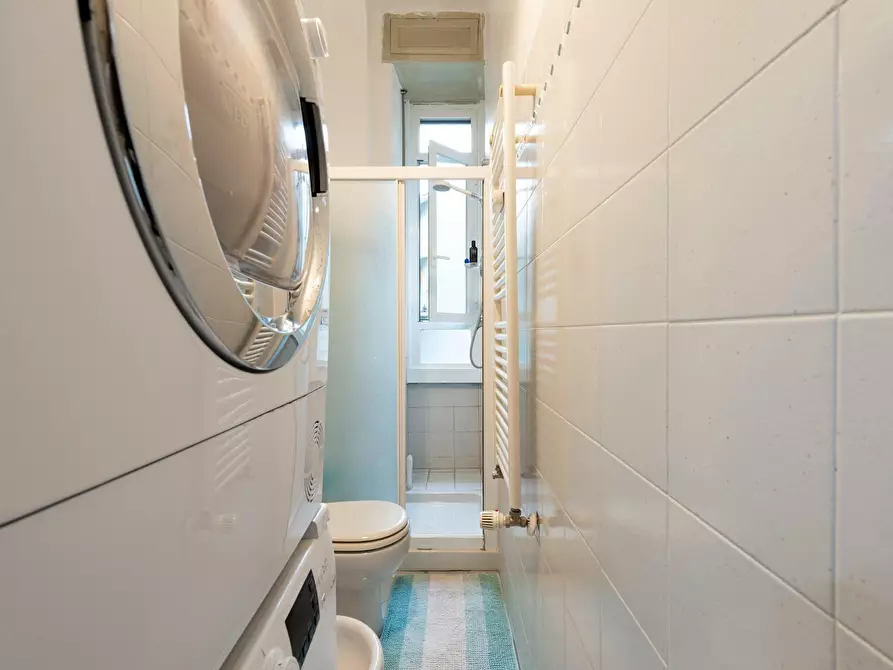 Immagine 10 di Camera in affitto  in Viale Regina Giovanna a Milano