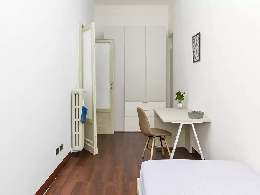 Immagine 2 di Camera in affitto  in Viale Regina Giovanna a Milano