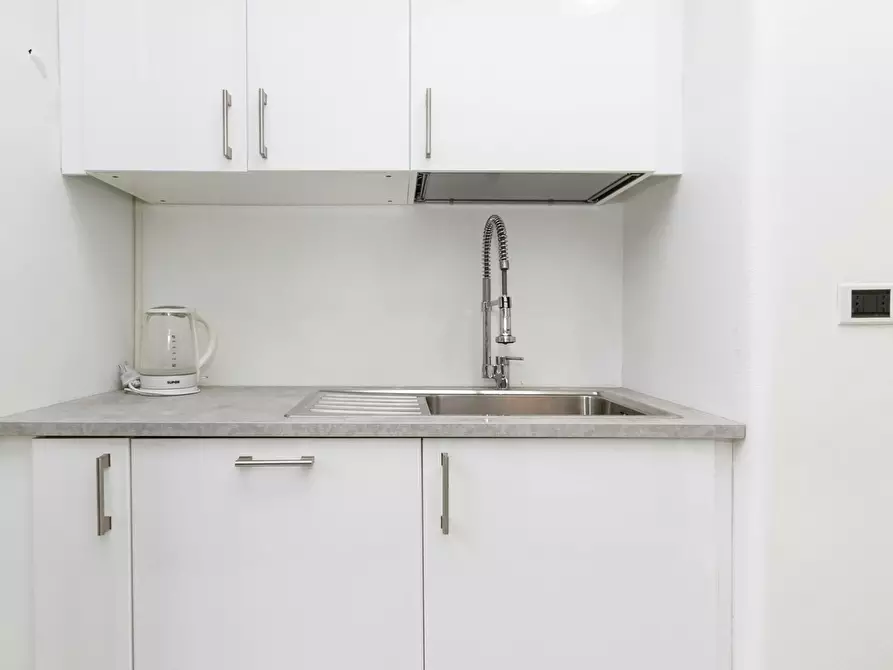 Immagine 7 di Camera in affitto  in Viale Regina Giovanna a Milano