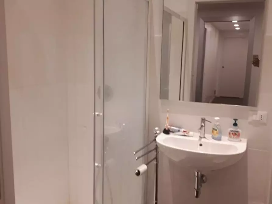 Immagine 6 di Camera in affitto  in Via Bernardino Verro a Milano