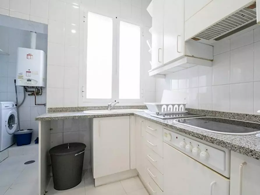 Immagine 10 di Camera in affitto  in Calle de Fuencarral a Madrid