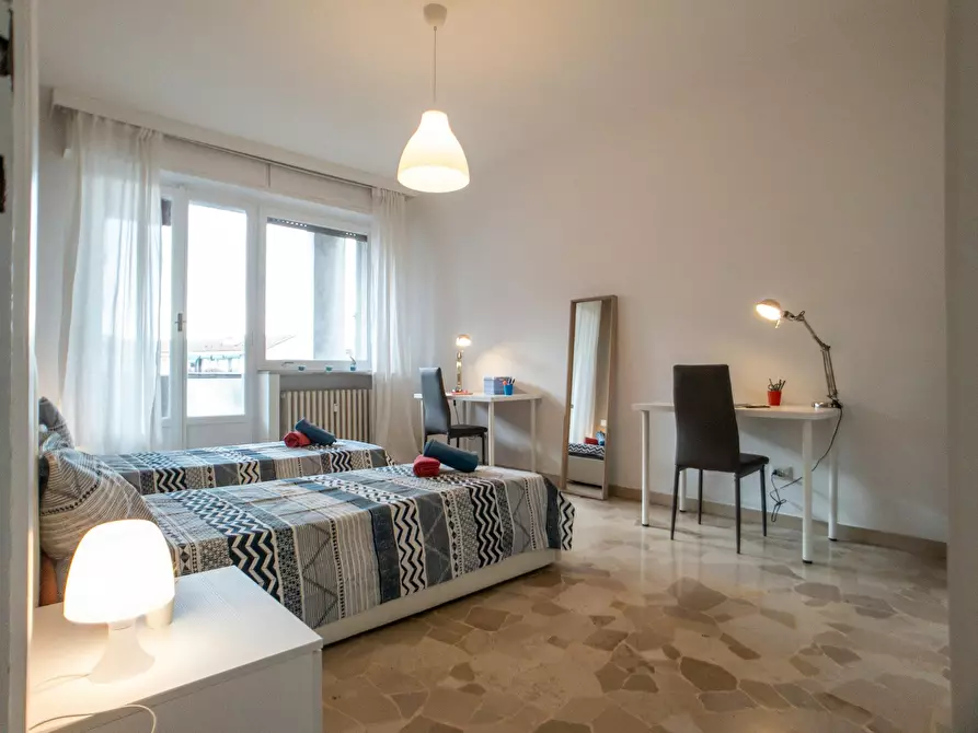 Immagine 3 di Camera condivisa in affitto  in Via Saverio Altamura a Milano