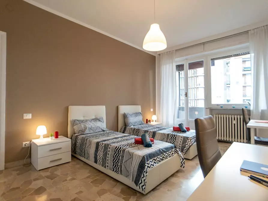 Immagine 1 di Camera condivisa in affitto  in Via Saverio Altamura a Milano