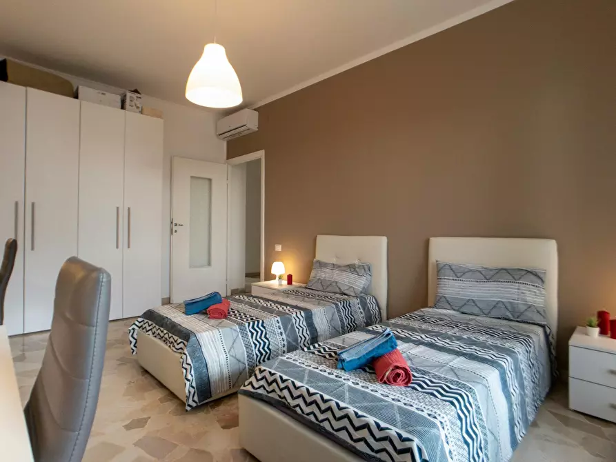 Immagine 2 di Camera condivisa in affitto  in Via Saverio Altamura a Milano