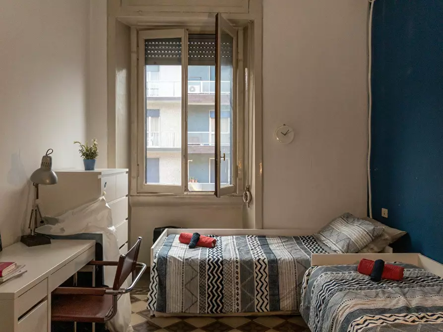 Immagine 2 di Camera condivisa in affitto  in Via Emilio Morosini a Milano