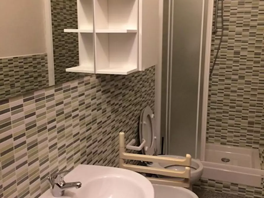 Immagine 8 di Camera in affitto  in Via Vittorio Emanuele II a Firenze