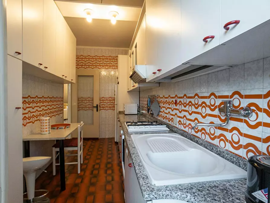 Immagine 8 di Camera in affitto  in Via Martino Lutero a Milano