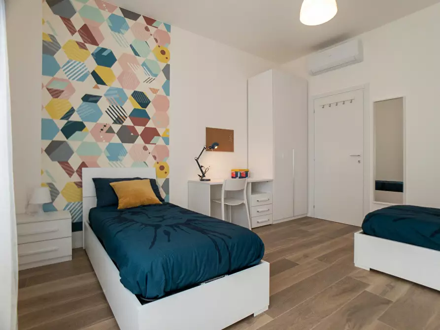 Immagine 2 di Camera condivisa in affitto  in Via Siusi a Milano