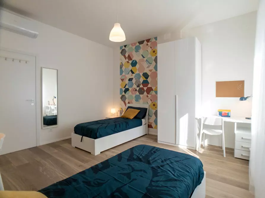 Immagine 3 di Camera condivisa in affitto  in Via Siusi a Milano