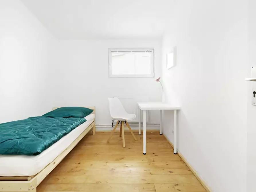 Immagine 2 di Camera in affitto  in Emdenzeile a Berlin