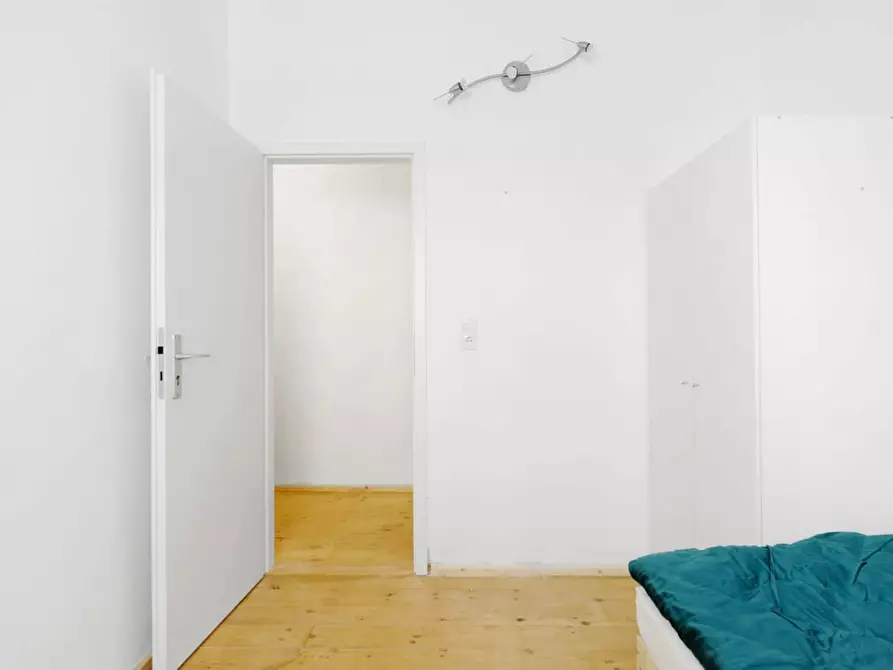 Immagine 3 di Camera in affitto  in Emdenzeile a Berlin