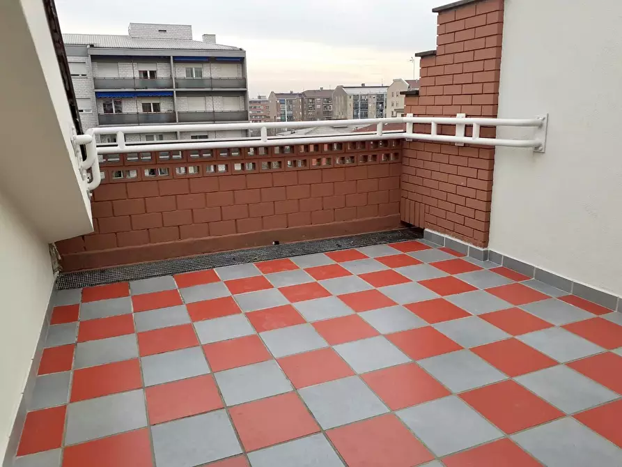 Immagine 3 di Camera in affitto  in Piazza Pietro Francesco Guala a Torino