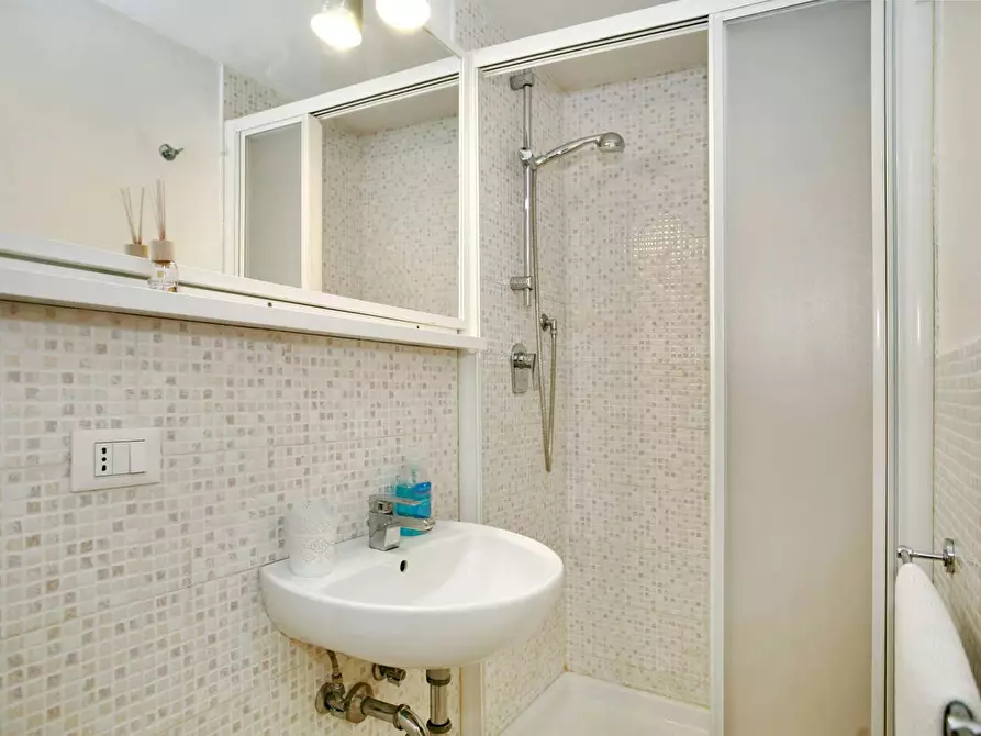 Immagine 10 di Camera in affitto  in Borgo dei Greci a Firenze