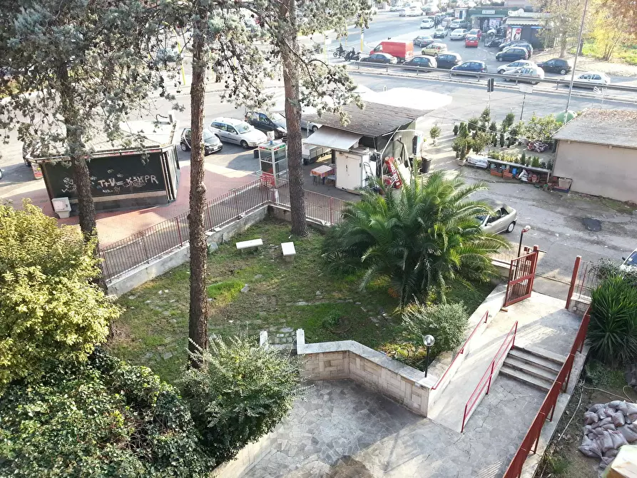 Immagine 9 di Camera in affitto  in Viale Jonio a Roma