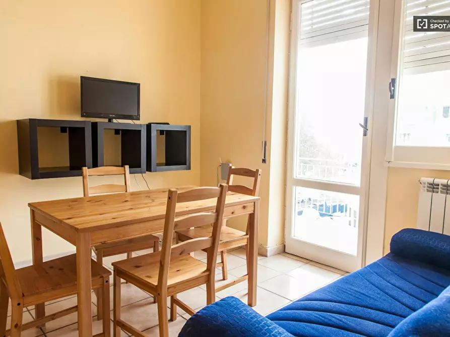 Immagine 10 di Camera in affitto  in Viale Jonio a Roma