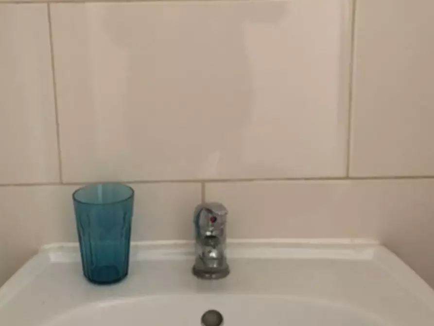Immagine 4 di Camera in affitto  in Mathenesserweg a Rotterdam