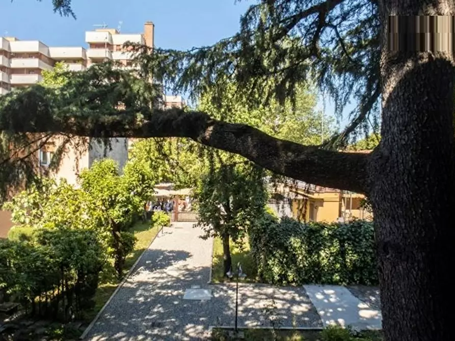 Immagine 5 di Camera in affitto  in Via Risorgimento a Cologno Monzese