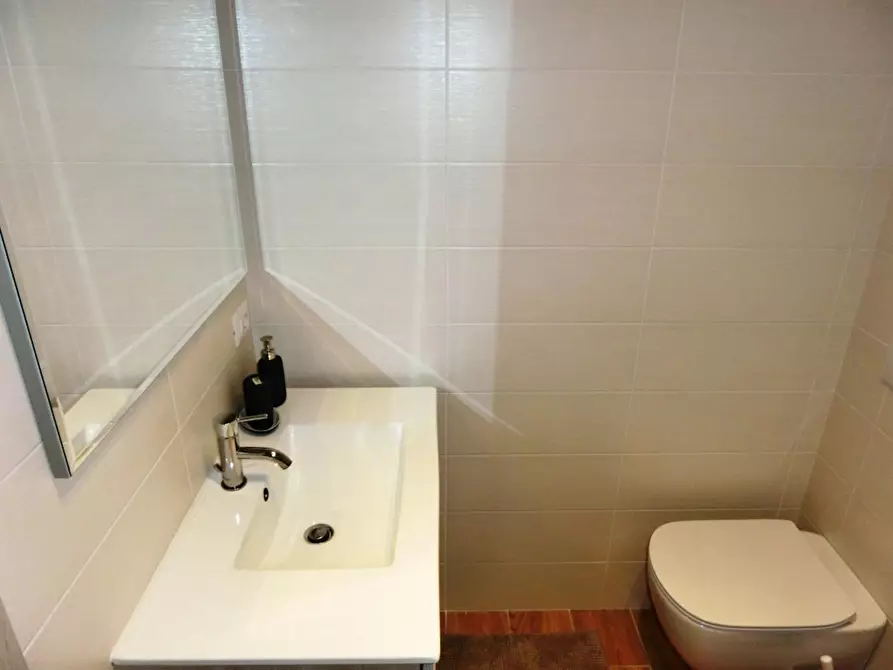 Immagine 8 di Camera in affitto  in Via Risorgimento a Cologno Monzese
