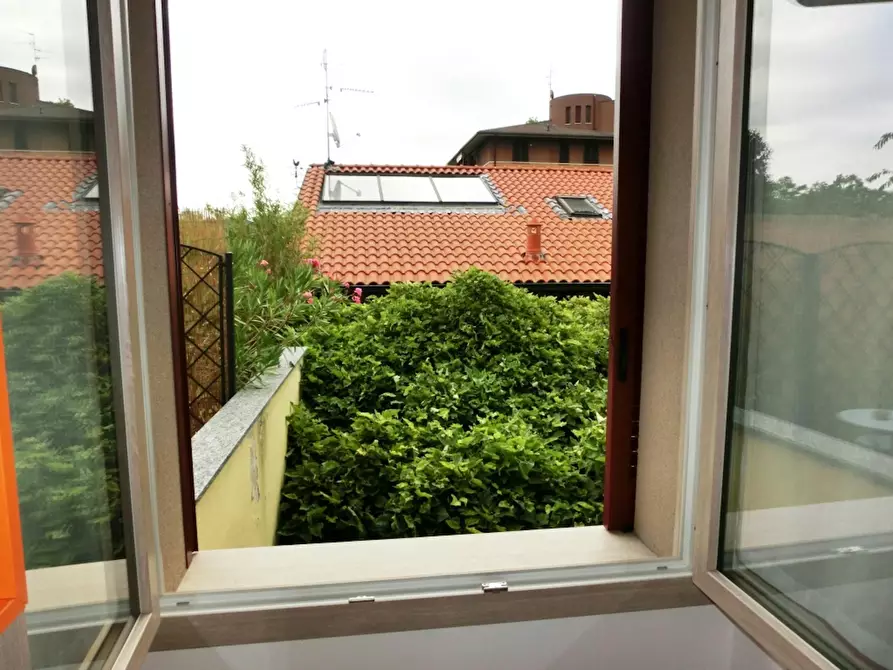 Immagine 6 di Camera in affitto  in Via Risorgimento a Cologno Monzese