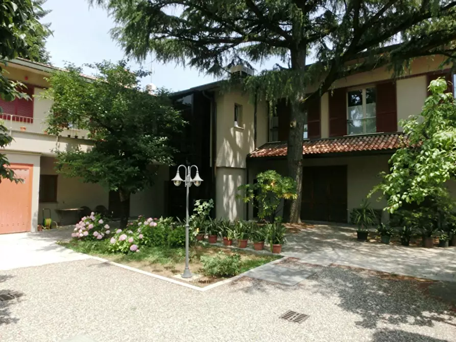 Immagine 10 di Camera in affitto  in Via Risorgimento a Cologno Monzese