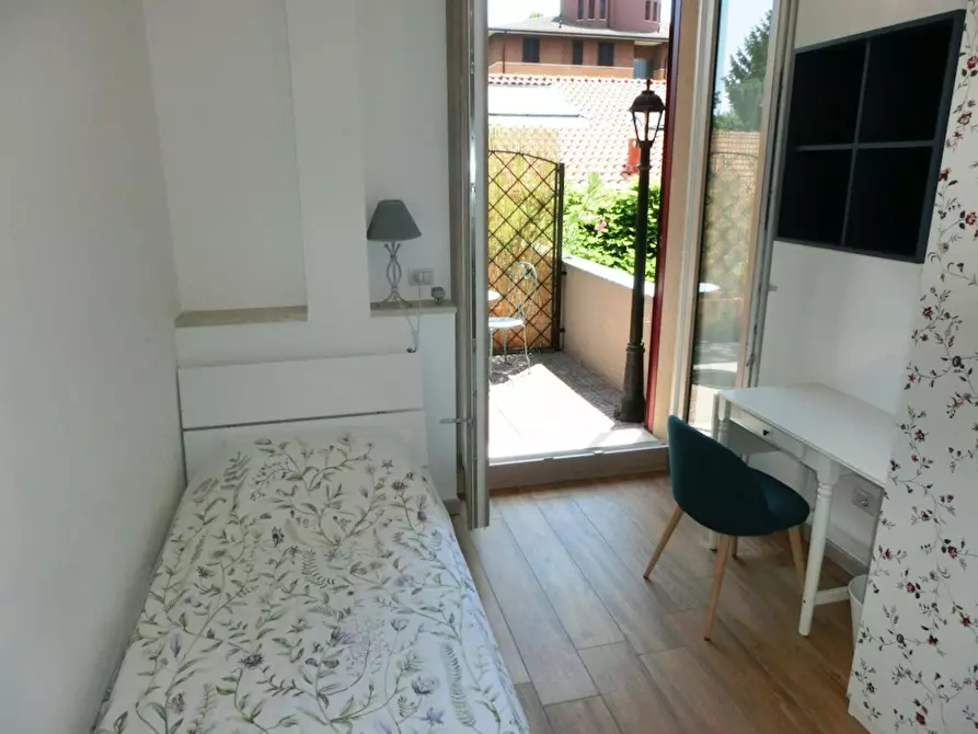 Immagine 5 di Camera in affitto  in Via Risorgimento a Cologno Monzese
