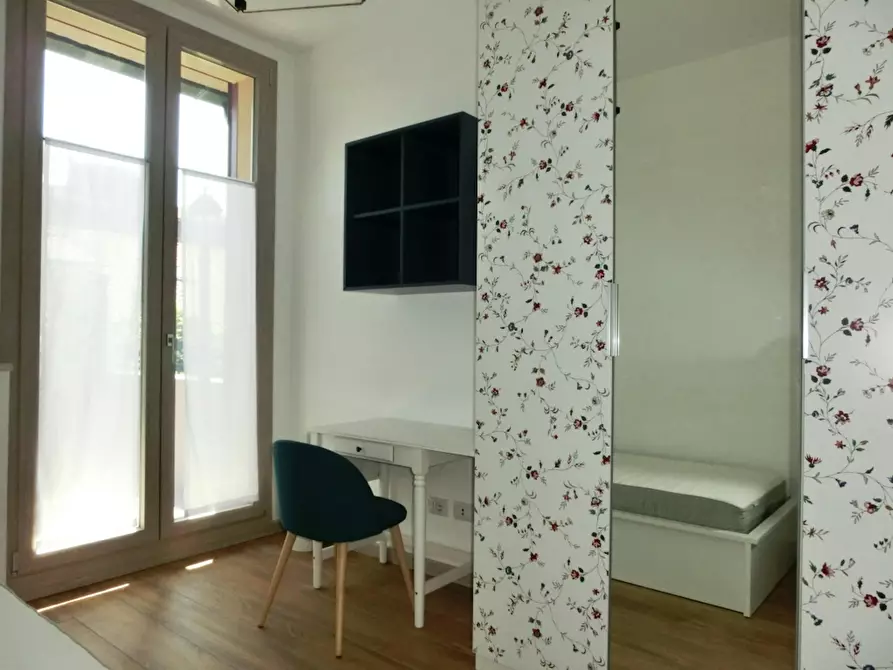 Immagine 2 di Camera in affitto  in Via Risorgimento a Cologno Monzese