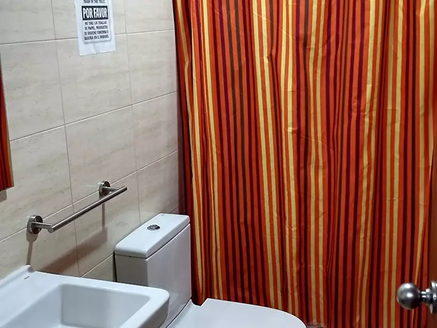 Immagine 4 di Camera in affitto  in Carrer de Ferran a Barcelona