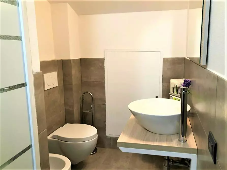 Immagine 10 di Camera in affitto  in Via della Cernaia a Firenze