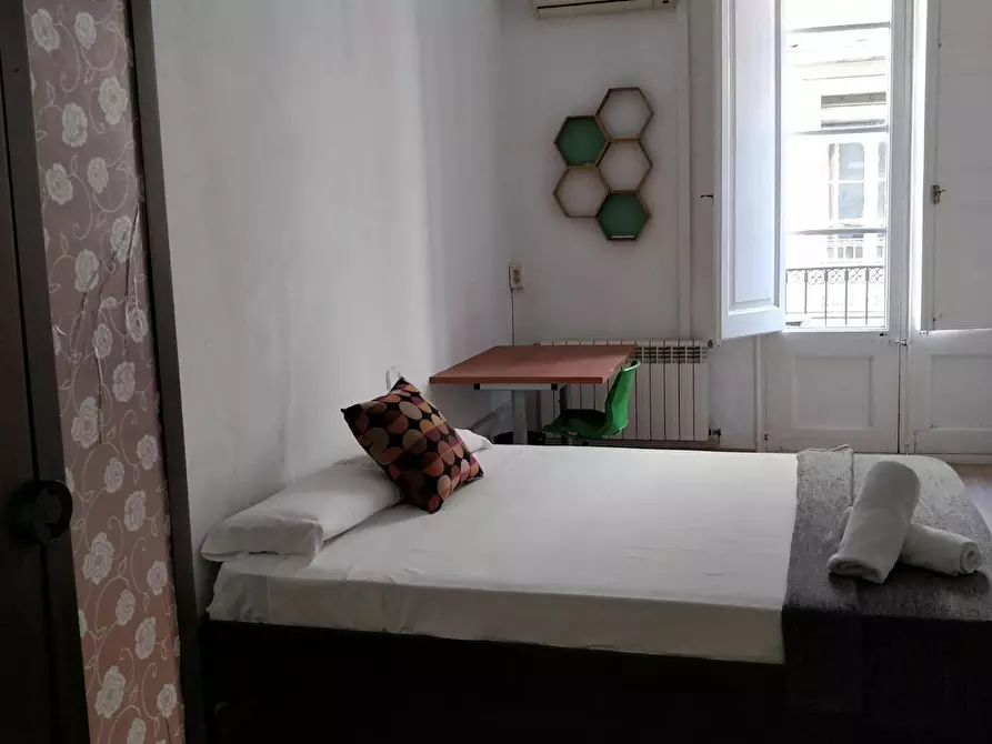 Immagine 2 di Camera in affitto  in Carrer de Ferran a Barcelona