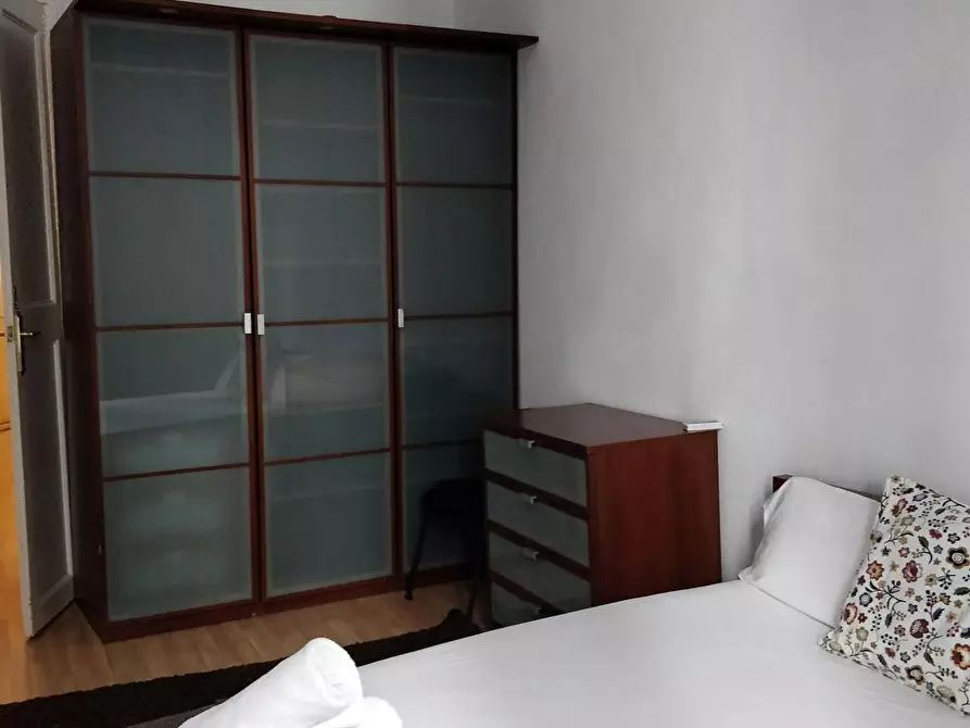Immagine 1 di Camera in affitto  in Carrer de Ferran a Barcelona