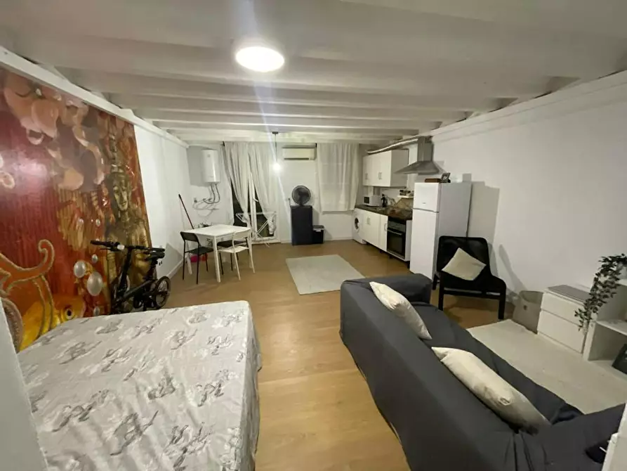 Immagine 6 di Appartamento in affitto  in Carrer de Ferran a Barcelona