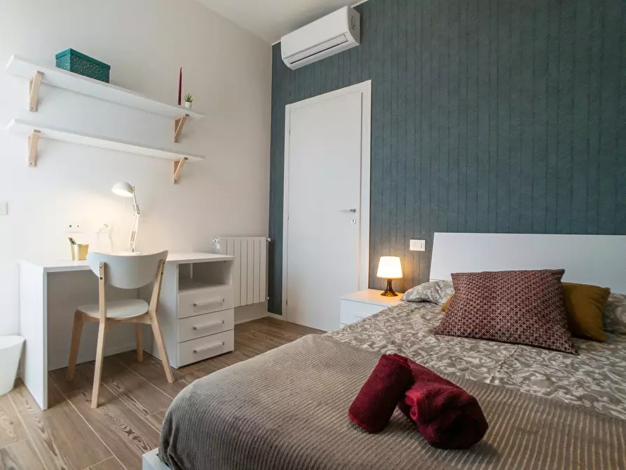 Immagine 2 di Camera in affitto  in Via Giacomo Antonini a Milano