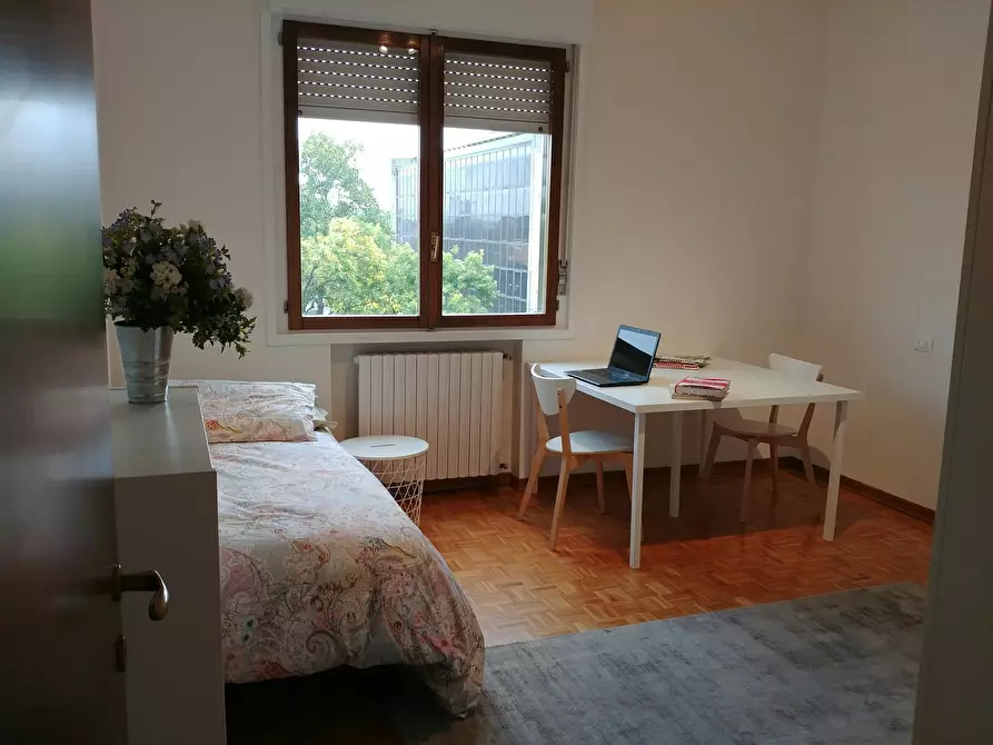 Immagine 2 di Camera condivisa in affitto  in Via Luigi Pellizzo a Padova
