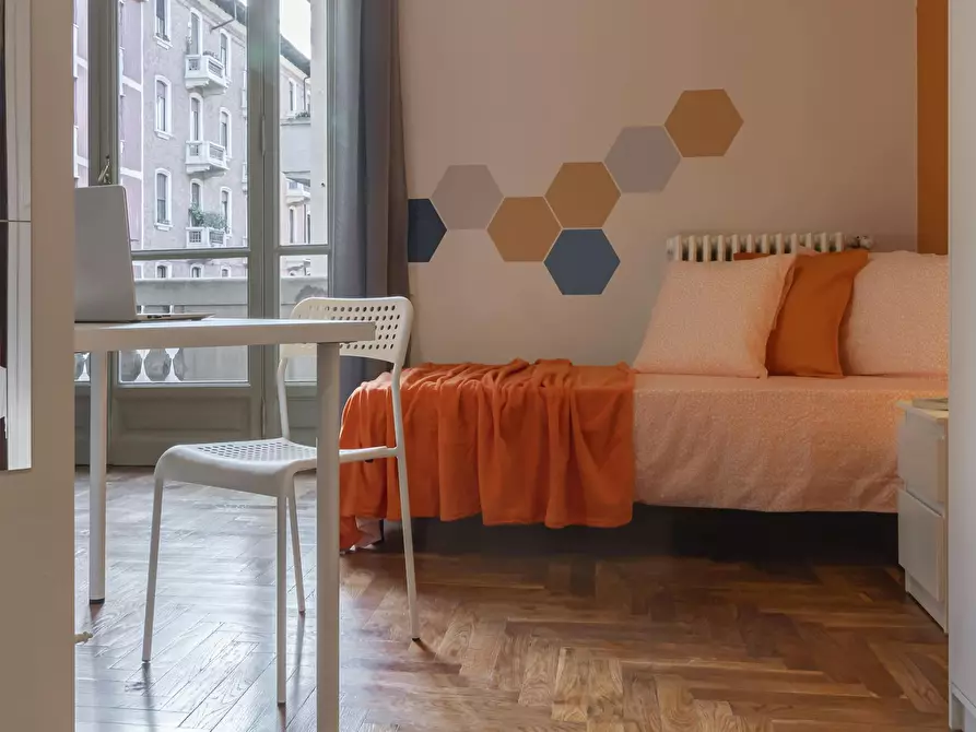 Immagine 2 di Camera condivisa in affitto  in Via Stefano Clemente a Torino