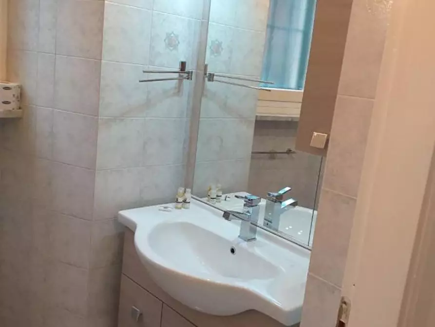 Immagine 4 di Appartamento in affitto  in Via Monteu da Po a Torino