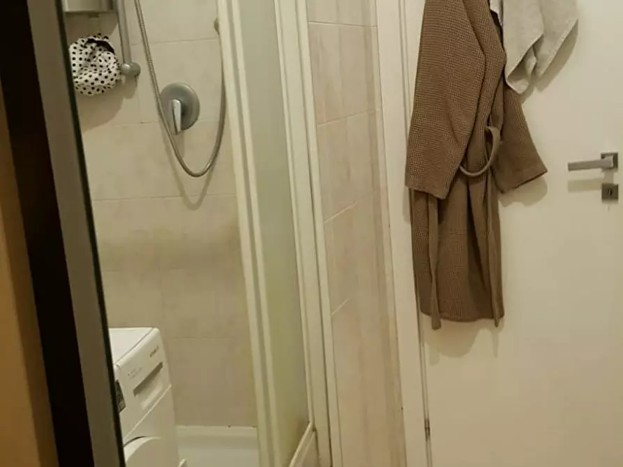 Immagine 6 di Camera in affitto  in Via Privata delle Primule a Milano