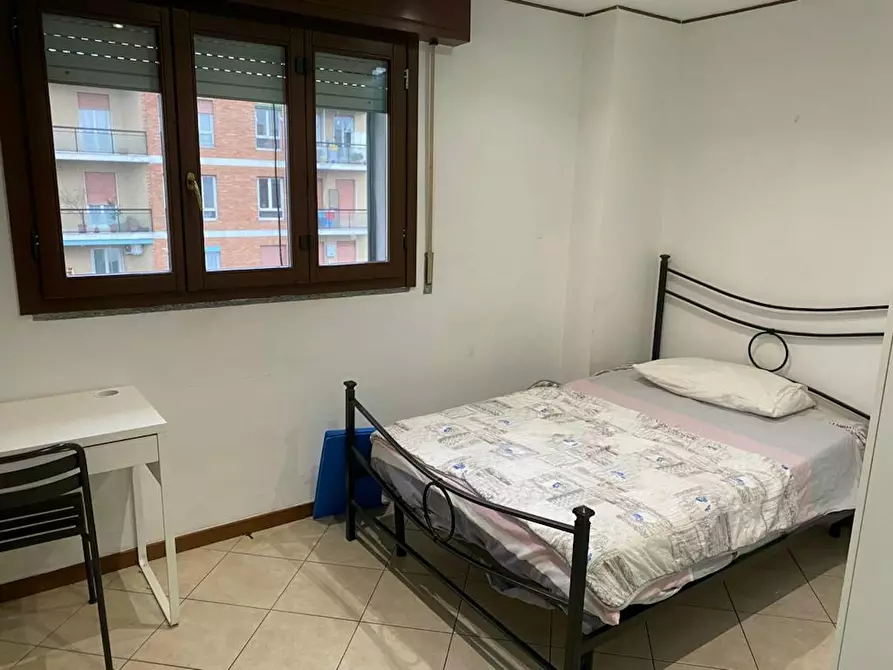 Immagine 1 di Camera in affitto  in Via Ettore Ponti a Milano