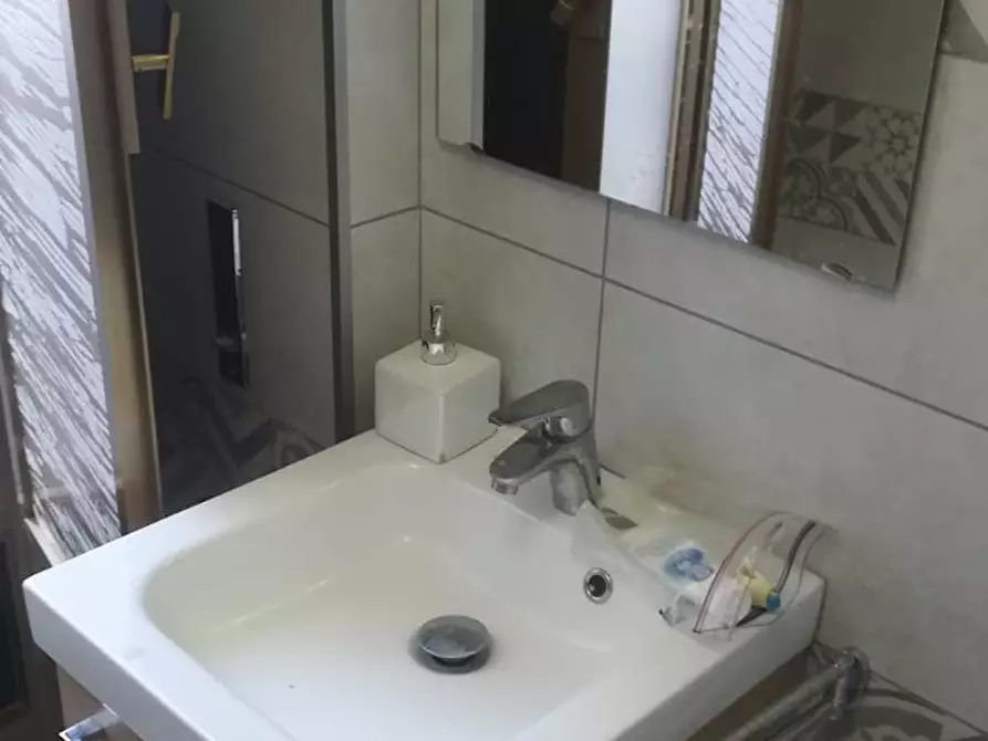 Immagine 9 di Camera in affitto  in Via Salvatore di Giacomo a Catania