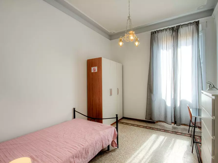 Immagine 3 di Camera in affitto  in Via Gaetano Milanesi a Firenze