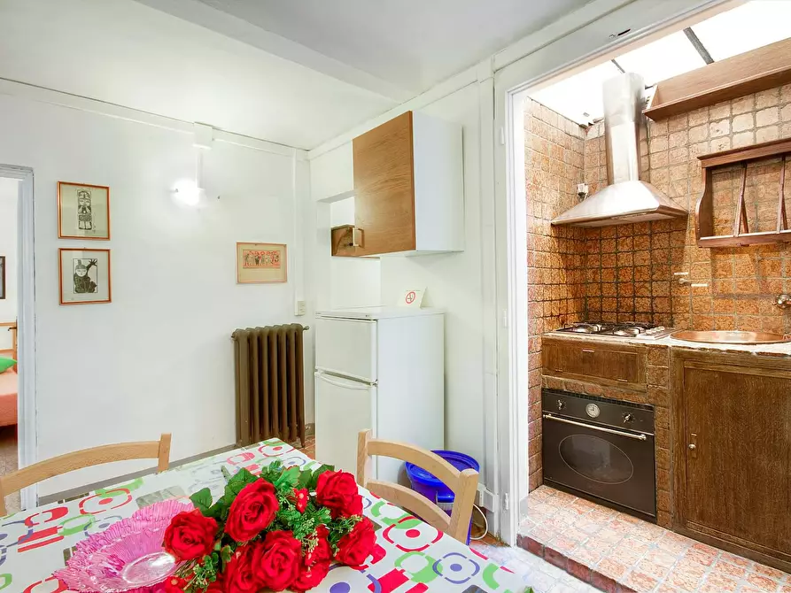 Immagine 9 di Camera in affitto  in Via delle Brache a Firenze