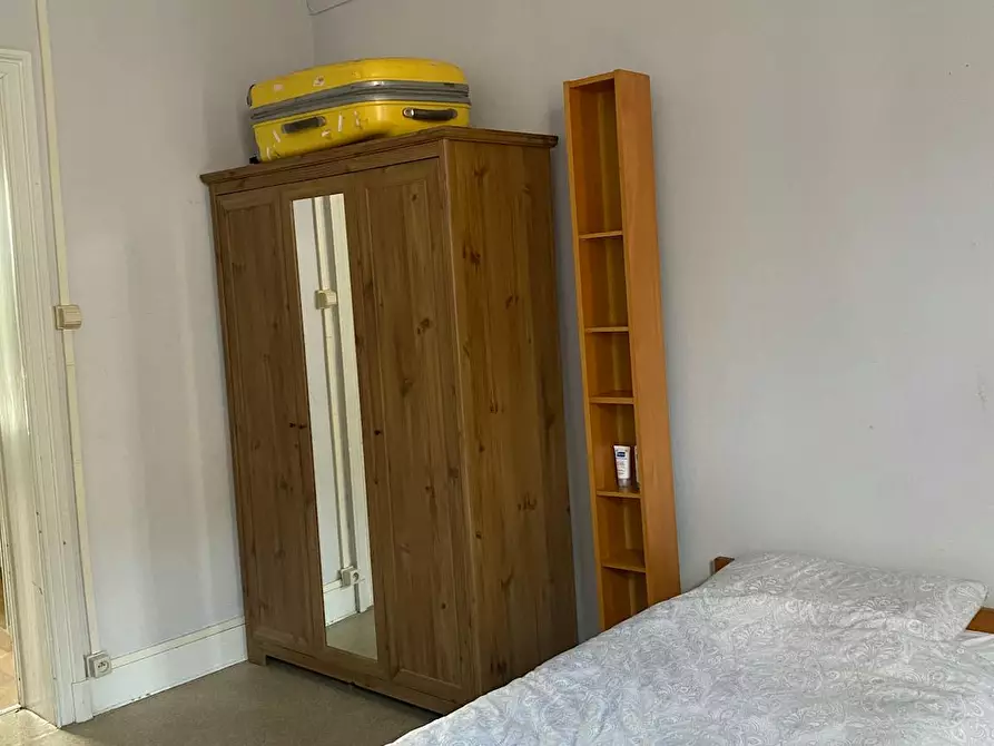 Immagine 5 di Camera in affitto  in Rue Vanderschrick a Saint-Gilles